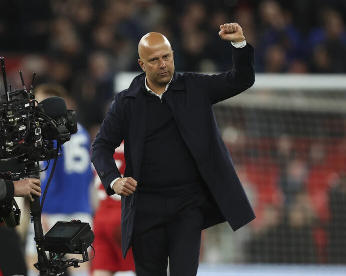 arne-slot-urged-to-make-crucial-liverpool-decision-after-recent-struggles