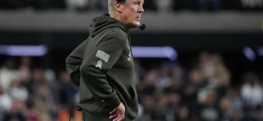 pete-carroll’s-stubbornness-is-holding-las-vegas-raiders’-future-back