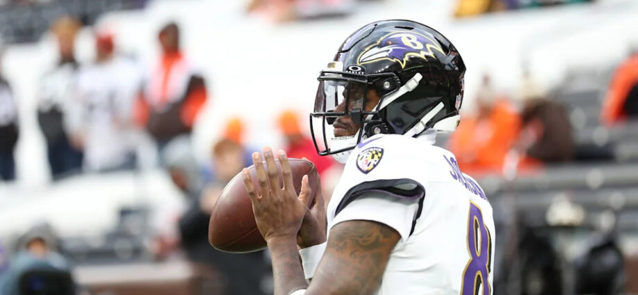 lamar-jackson,-kyle-hamilton-out-of-wednesday-practice