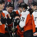 >-flyers-fans-go-wild-when-foerster,-michkov-score-franchise-record-3-goals-in-26-seconds