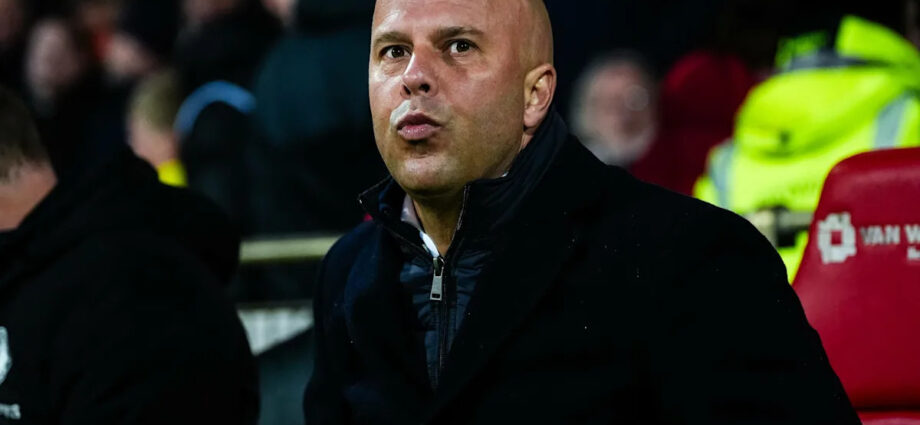 “he-needs-to-go”-–-liverpool-told-to-sack-arne-slot-after-nottingham-forest-defeat