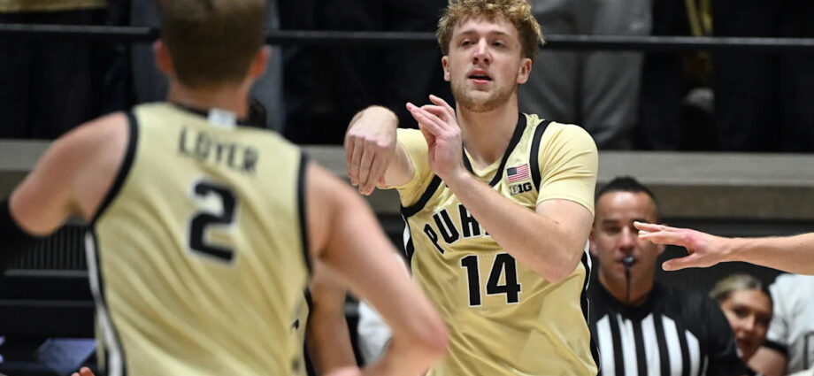 purdue-109-–-eastern-illinois-62-–-no-students?-no-problem!