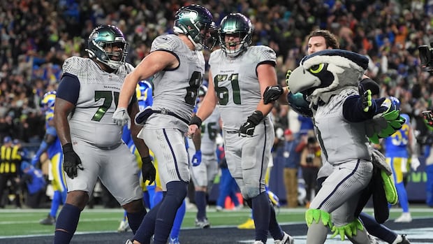 seahawks-overcome-16-point-deficit-to-stun-rams-38-37-in-ot