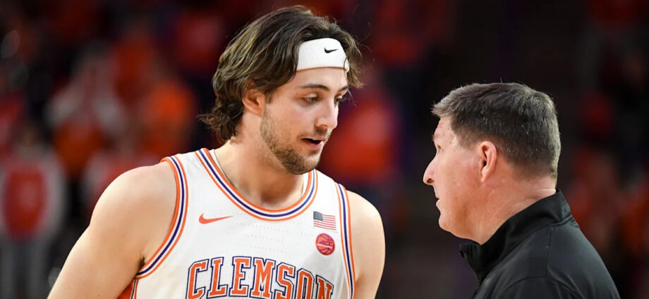 clemson-basketball-gaining-steam-in-usa-today-sports-coaches-poll