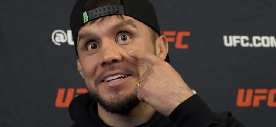 henry-cejudo-urges-dana-white,-commission-to-‘man-up’-about-eye-pokes
