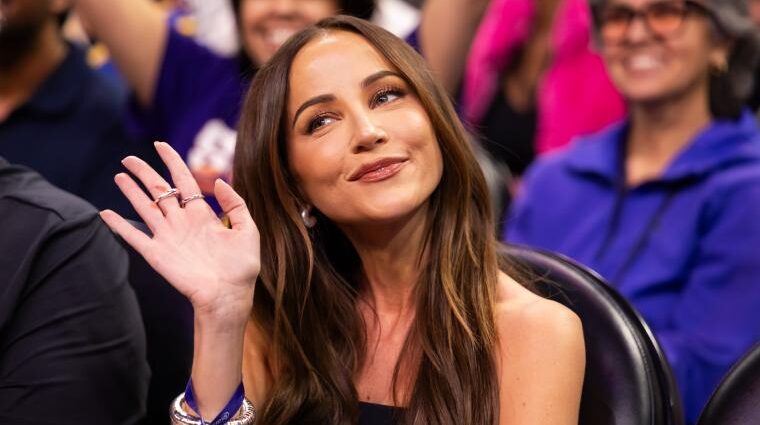 kay-adams-flooded-with-hilarious-replies-after-asking-men-if-they-use-ai-to-get-women