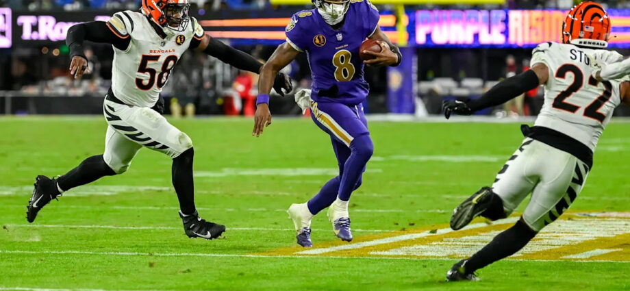 steelers-vs-ravens-injury-updates:-qb-lamar-jackson-misses-thursday-practice