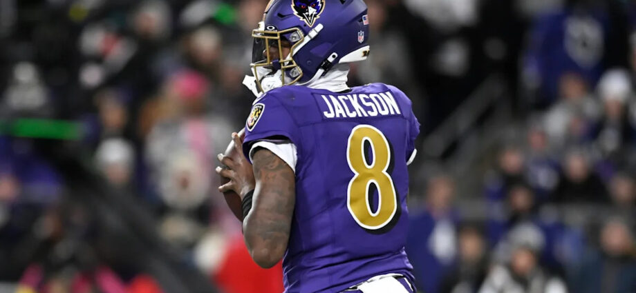 lamar-jackson-is-not-practicing-on-thursday-after-limited-session-on-wednesday